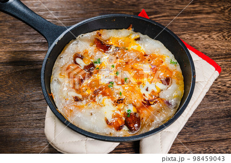 焼いた餅ピザ 焼いた餅ピザ 98459043