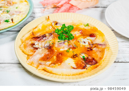焼いた餅ピザ 98459049