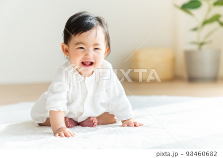 赤ちゃん 赤ちゃん 98460682