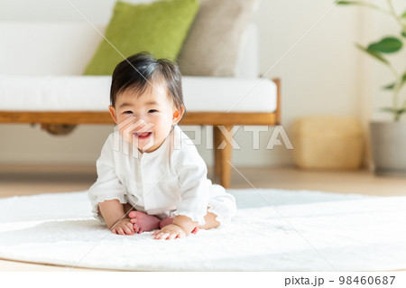 赤ちゃん 98460687