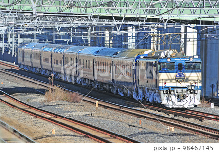 東北本線 赤羽ー田端 JR東日本 EF64-1030(長岡)+24系(尾久) あけぼの 東北本線 赤羽ー田端 JR東日本 EF64-1030(長岡)+24系(尾久) あけぼの 98462145