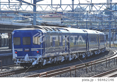 東北本線　赤羽ー田端　JR東日本　EF64-1030（長岡）＋24系（尾久）　あけぼの 98462146