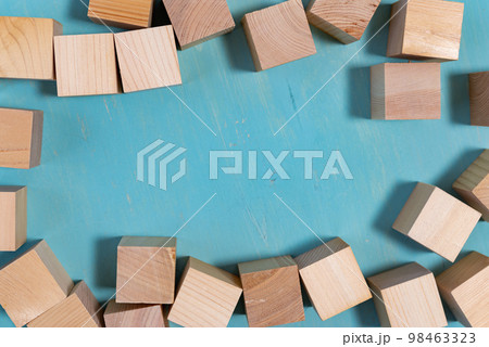 沢山の木製ブロック 沢山の木製ブロック 98463323