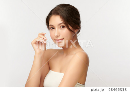 Beautiful young asian woman with clean fresh skin on white background, Face care, Facial treatment, Cosmetology, beauty and spa, Asian women portrait. 98466358
