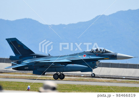 F-2戦闘機 離陸 98466819