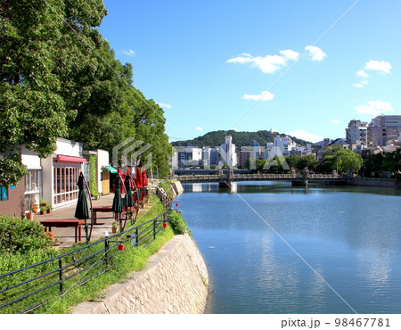 オープンカフェ 98467781