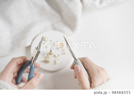 アクセサリー作り アクセサリー作り 98468355