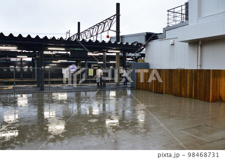 2022年夏の朝、雨降りの日豊本線佐伯駅から延岡駅までの車窓風景 98468731
