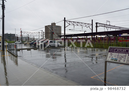 2022年夏の朝、雨降りの日豊本線佐伯駅から延岡駅までの車窓風景 98468732