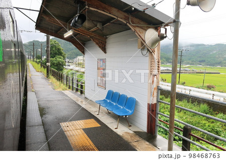 2022年夏の朝、雨降りの日豊本線佐伯駅から延岡駅までの車窓風景 2022年夏の朝、雨降りの日豊本線佐伯駅から延岡駅までの車窓風景 98468763