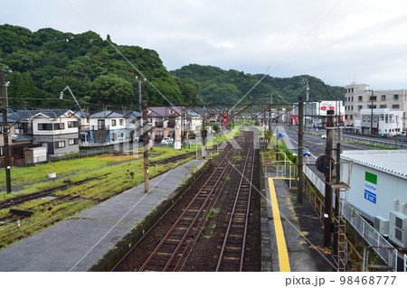 2022年夏の朝、雨降りの日豊本線佐伯駅から延岡駅までの車窓風景 98468777