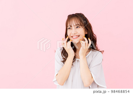 若い女性のビューティ 98468854