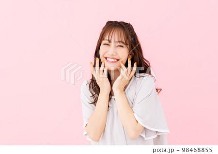若い女性のビューティ 若い女性のビューティ 98468855