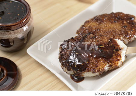 愛知県の郷土料理　五平餅 98470788