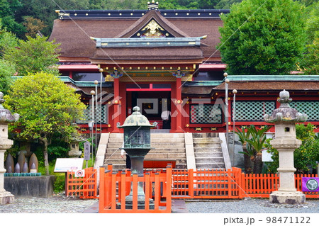 紀州東照宮/唐門と拝殿(和歌山県和歌山市) 紀州東照宮/唐門と拝殿(和歌山県和歌山市) 98471122