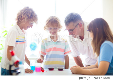 School science class. Students at chemistry lesson 98471886