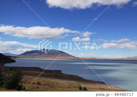 パタゴニアの大自然　アルゼンチン 98480717