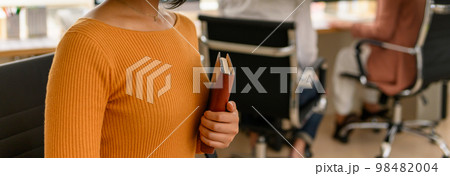 デザイン事務所 98482004