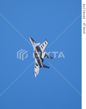 インド空軍スホーイSu-30MKI上昇 98482208