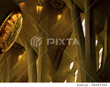スペイン バルセロナ サグラダ・ファミリア 内部 / Sagrada Família, Spain 98482400
