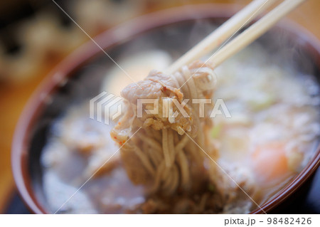 十和田とうてつ駅そばの肉蕎麦（青森県十和田市） 98482426