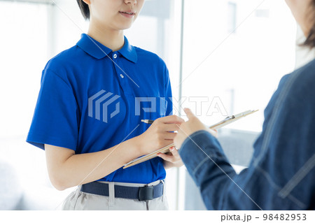 引っ越しイメージ　 98482953
