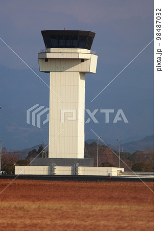 高知空港の管制塔 高知空港の管制塔 98487032