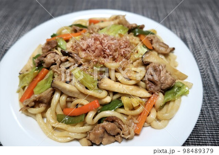 エリンギ入りのおいしい焼きうどん エリンギ入りのおいしい焼きうどん 98489379