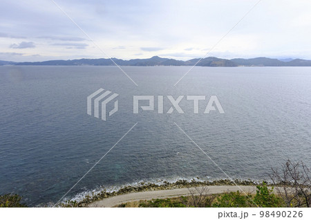 伊王島北端から見る東シナ海と島々 伊王島北端から見る東シナ海と島々 98490226
