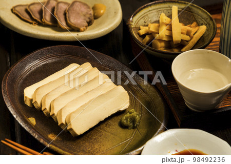 塩豆腐と日本酒 塩豆腐と日本酒 98492236