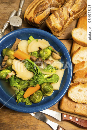 芽キャベツと菜の花のポトフー 芽キャベツと菜の花のポトフー 98492313