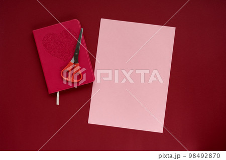 How to make a paper bookmark for congratulations, confession in lovein and fun on Valentine's Day. Children's art project. DIY concept. Step by step photo instruction. Step 1. Preparation for manufact How to make a paper bookmark for congratulations, confession in lovein and fun on Valentine's Day. Children's art project. DIY concept. Step by step photo instruction. Step 1. Preparation for manufact 98492870