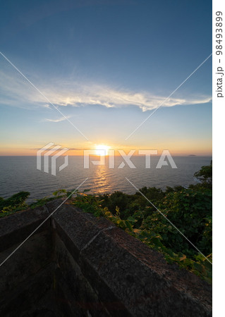 《京都府》晴れの日、経ヶ岬袖志園地の風景 98493899