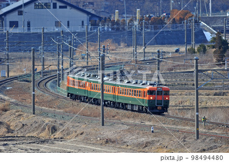 しなの鉄道 平原ー御代田 しなの鉄道 169系 S52編成 湘南色 急行色 しなの鉄道 平原ー御代田 しなの鉄道 169系 S52編成 湘南色 急行色 98494480