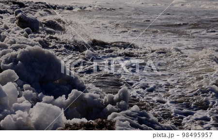 Rough waves on the Ikshina coast - Stock Photo [98495957] - PIXTA