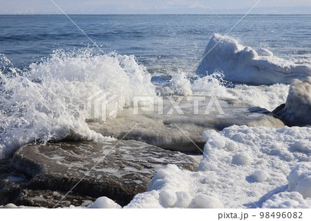 北海の荒波 98496082