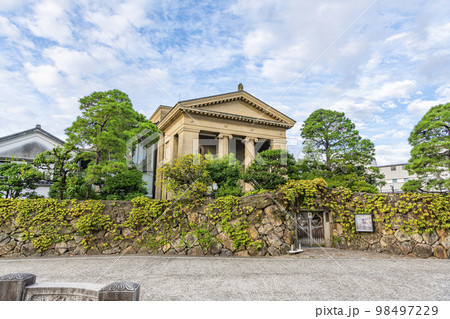 岡山県倉敷市　倉敷美観地区の代表的な観光施設　大原美術館 98497229