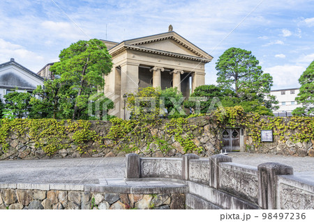 岡山県倉敷市　倉敷美観地区の代表的な観光施設　大原美術館 98497236