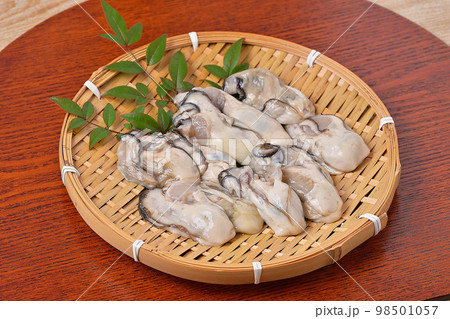 広島県産の加熱用の牡蠣むき身、カキ、かき、貝類、無水牡蠣。注意）生食用ではありません。未加熱未調理。 98501057