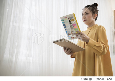 女性クリエイターイメージ 女性クリエイターイメージ 98501328