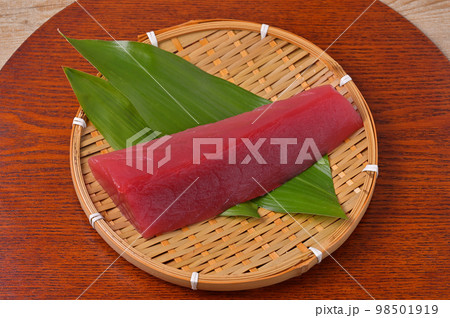 バチマグロ、バチ鮪の赤身、柵。鮮魚、刺身用、鮪、マグロ、赤身。未加熱・未調理です。 バチマグロ、バチ鮪の赤身、柵。鮮魚、刺身用、鮪、マグロ、赤身。未加熱・未調理です。 98501919