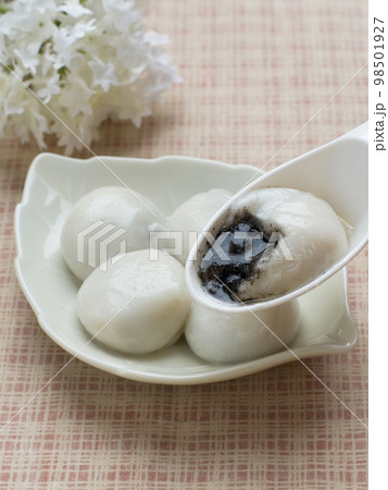 胡麻入り団子 98501927