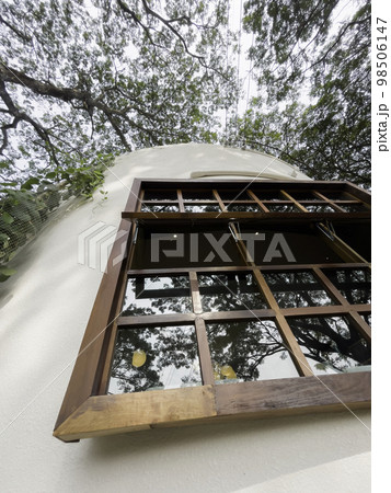 Coffee break in a cozy cafe Coffee break in a cozy cafe 98506147