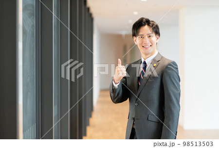 若い弁護士　撮影協力：LINK FOREST 98513503