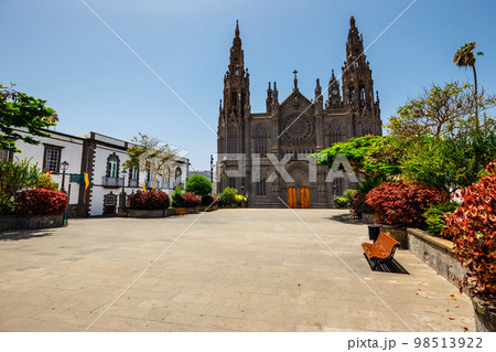 Church of San Juan Bautista, Gothic Cathedral in Arucas, Gran Canaria, Spain. 98513922