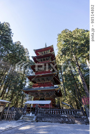 冬晴れの日光東照宮 五重塔 栃木県日光市の写真素材 [98514802] - PIXTA