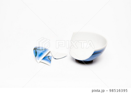 割れた茶碗 割れた茶碗 98516395