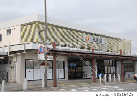 東海道本線 菊川駅(CA26)の駅舎(静岡県菊川市) 98516428