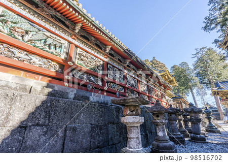 冬晴れの日光東照宮　陽明門　栃木県日光市 98516702