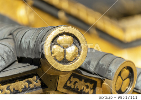 冬晴れの日光東照宮 御本社の瓦 栃木県日光市 冬晴れの日光東照宮 御本社の瓦 栃木県日光市 98517111